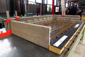  Formwork for a concrete slab with upstands of fibre-reinforced concrete 
