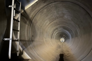  Reducing DN 3200 to DN 2600: View of some of the installed DN 2600 pipes close to a tangential manhole  