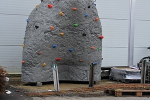  A climbing egg  