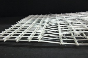  Die 3D biaxialen Bewehrungsgitter aus AR Glas oder Carbon verjüngen sich an beiden Enden, wodurch die Gitter überlappend zusammengefügt werden können 